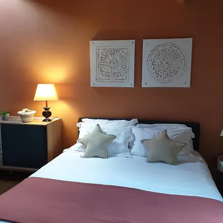 La Rochelle Bed & Breakfast