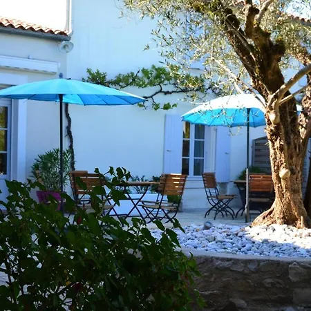 La Rochelle Bed & Breakfast