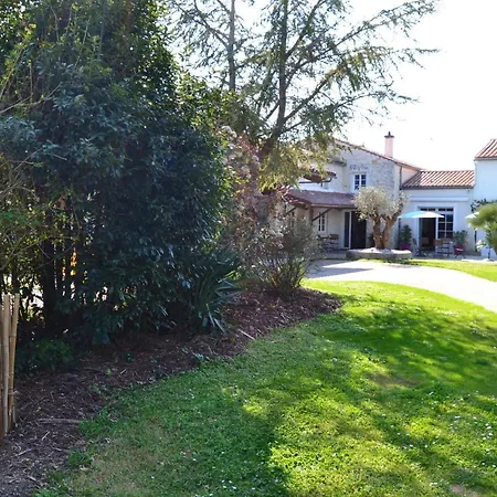 Bed & Breakfast La Rochelle 2*